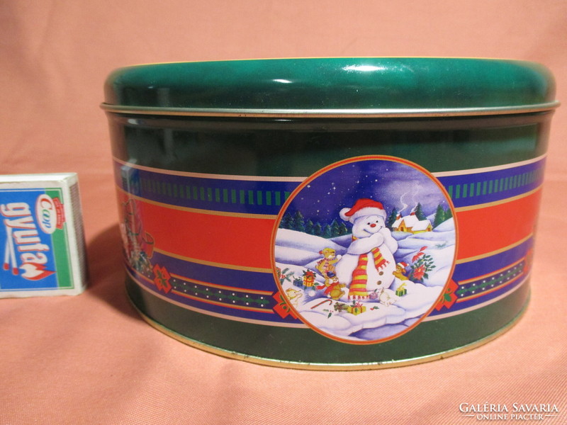 Metal box with Christmas cookies with a snowman pattern