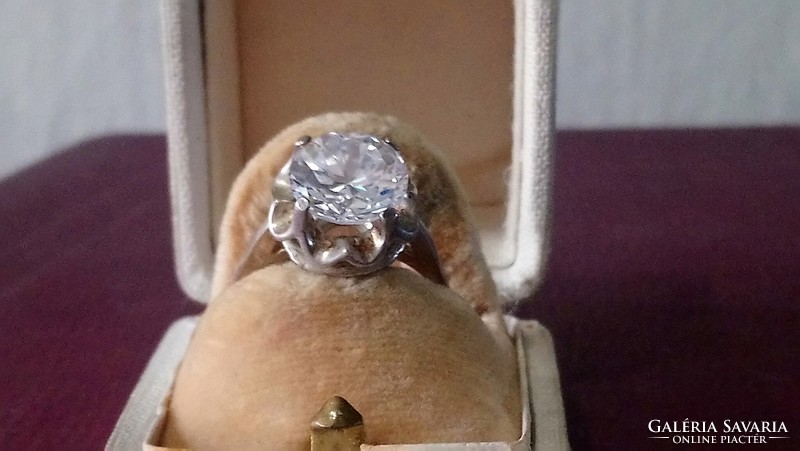 Vintage  Brilliánsra Csiszolt Kristály Ékkővel Díszített Ezüst Szoliter Gyűrű !