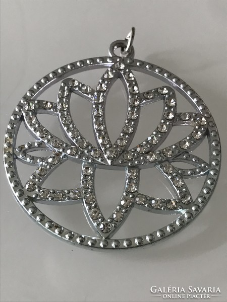 Pendant in the shape of a water lily, encrusted with crystals, 5 cm in diameter