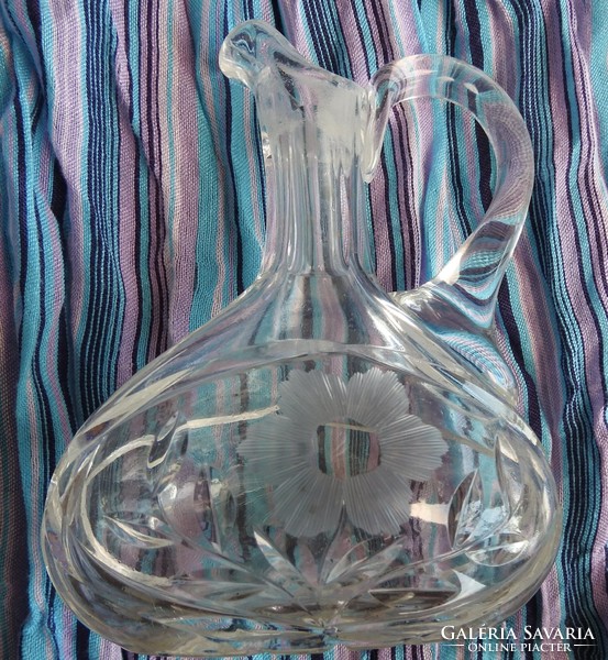 Hand-polished flower pattern crystal spout