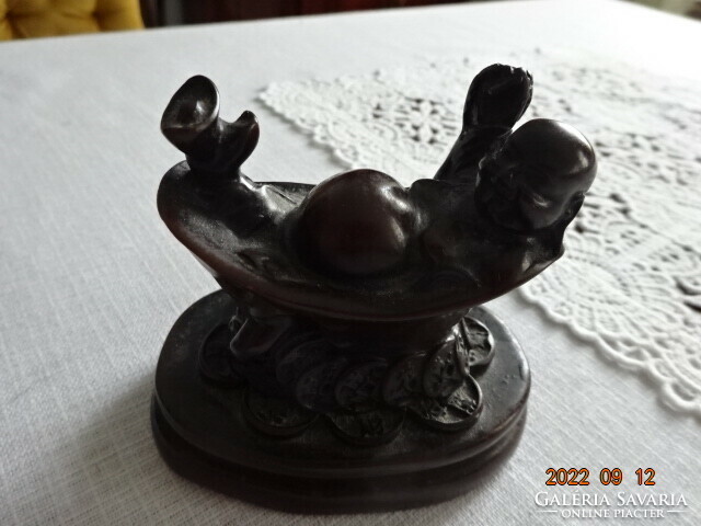 Alabaster statue, bathing Buddha, height 7.5 cm. He has!
