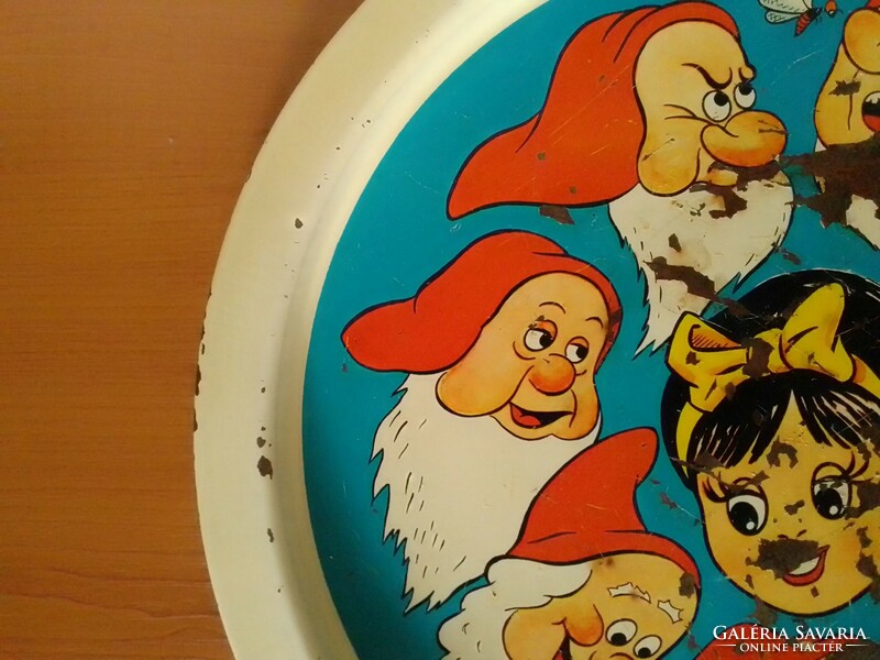 Round, enameled metal retro children's tray from the 60s and 70s, Snow White and the Seven Dwarfs, rarity!