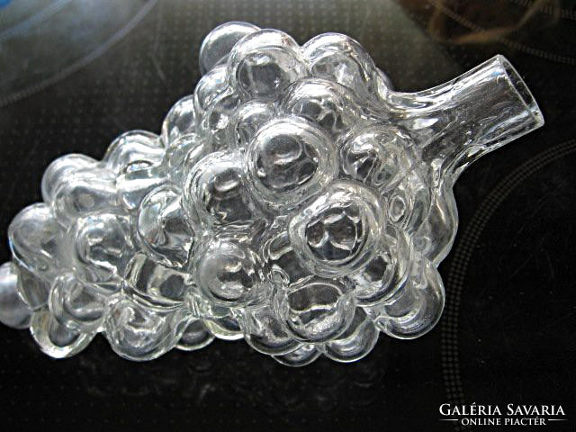 Grape cluster shaped glass