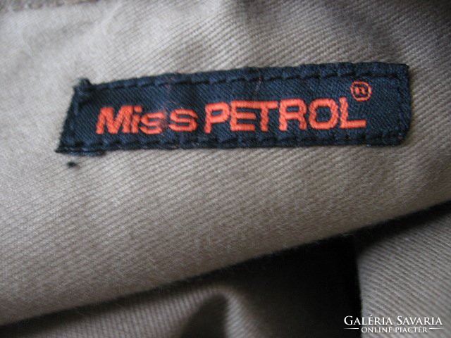 Retro Miss Petrol bőr táska
