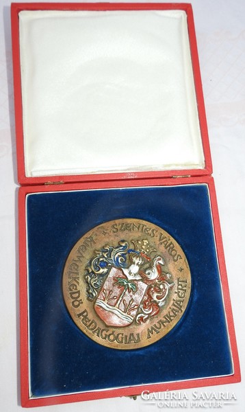 For the outstanding pedagogical work of the city of Szentes - commemorative plaque in a gift box