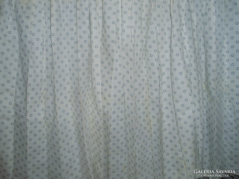 Old /perhaps/ bedspread - folded edge