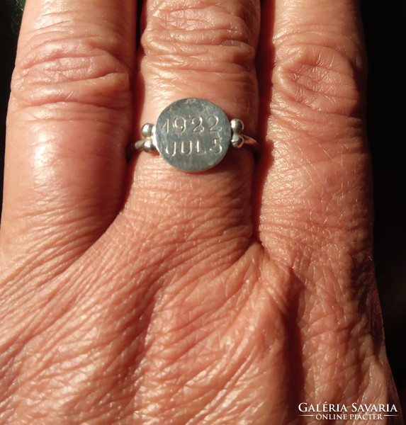 A unique hand-marked silver ring from 1922, made for the 8th year of the outbreak of World War I, for collectors