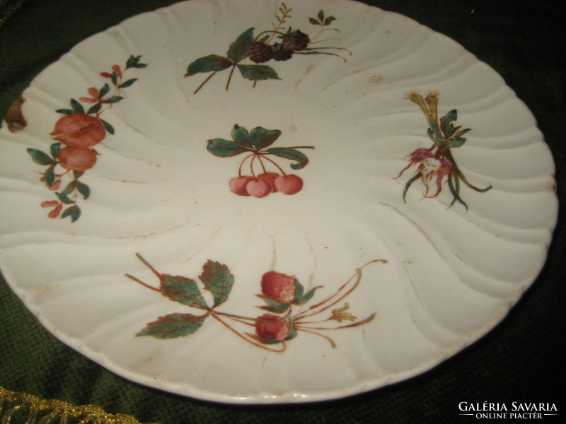 Júlia marked, Zsolnay, decorative plate, circa 1880, with fruit and vegetable decor