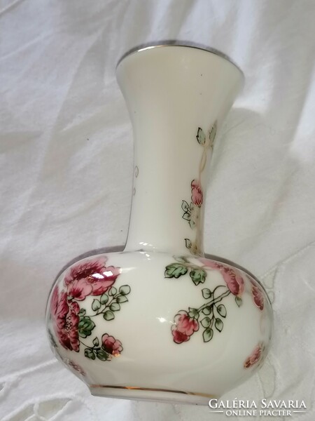 Zsolnay mesterfestő szignós ajándékozható váza