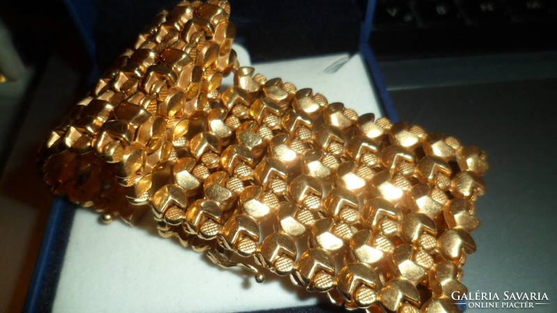 18K gold bracelet