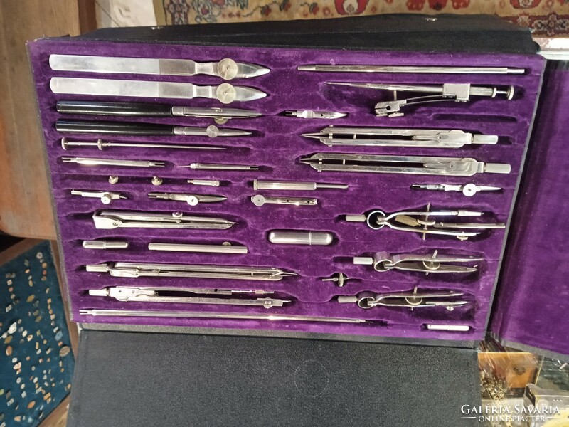 Compass set from the 70's, complete, excellent for collectors.