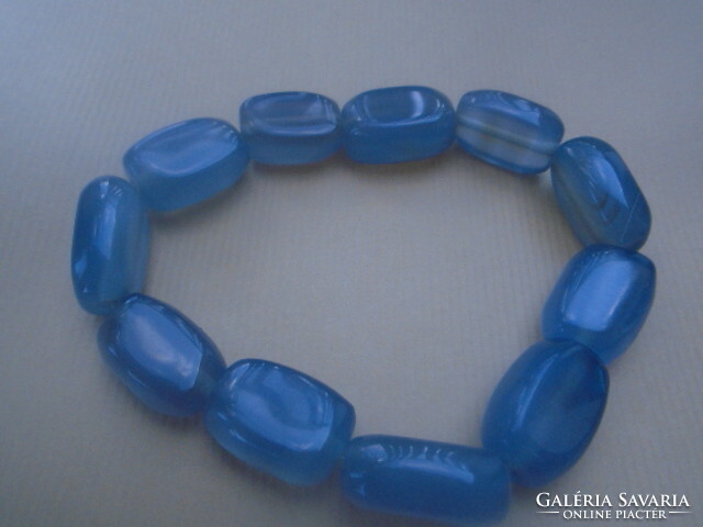 Dream beautifully crafted chalcedony semi-precious stone rubber bracelet advertising price 141 ct