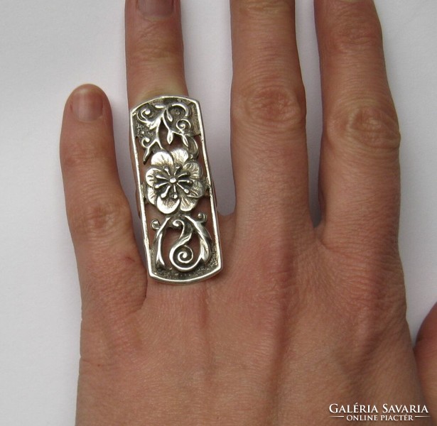 Extravagáns, antik, virágos ezüst gyűrű
