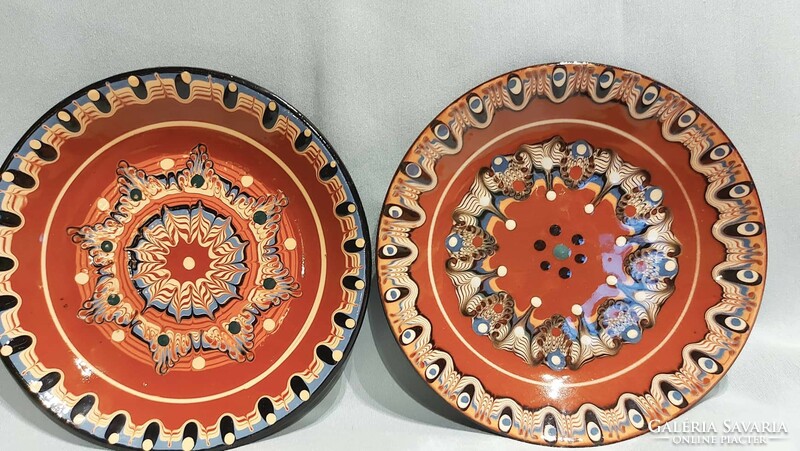 2 ceramic wall bowls