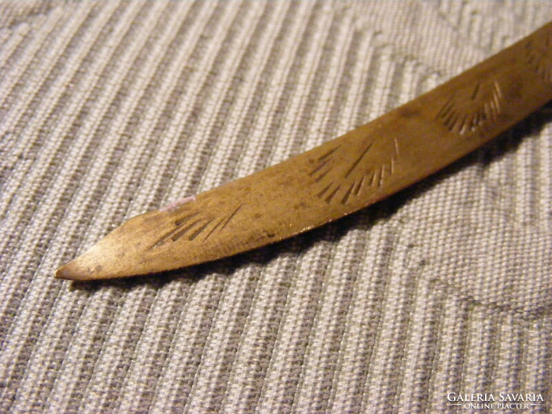 Leaf ripper copper sword