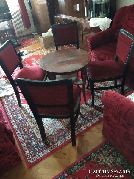 Coffee table with 4 chairs