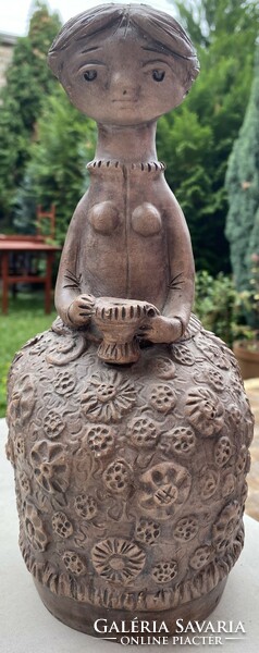 Kovács Margit jellegű szobor