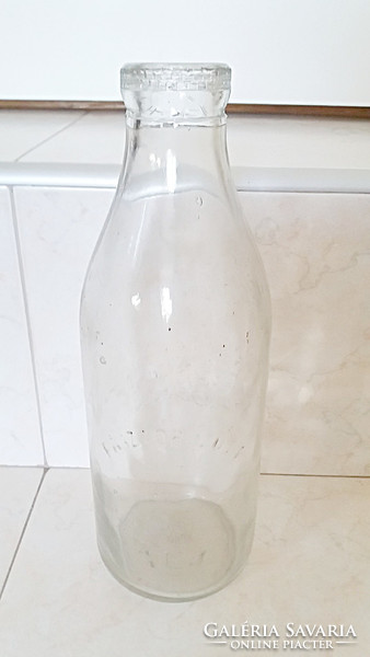 Régi tejes üveg pasztőrözött tej feliratos 1 literes tejesüveg