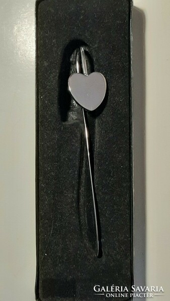 Engraveable heart-shaped metal bookmark in an elegant black gift box