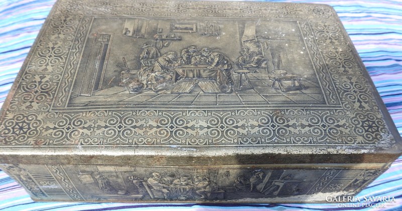 Tin box with antique embossed pattern - metal gift box