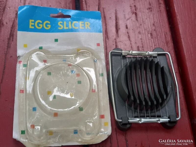 Kádár socialist design/ retro kitchen tool egg slicer