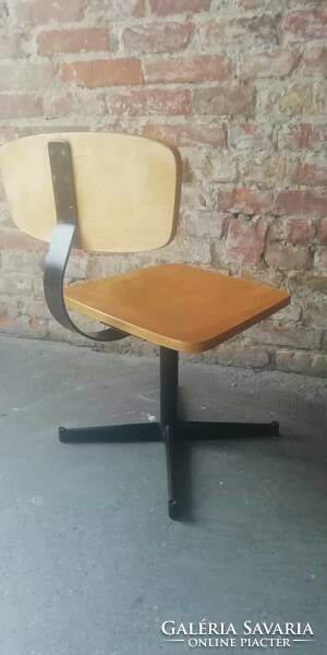 Workshop chair, renovated lacquered surface, workshop chair with x legs from the 1960s, with adjustable height