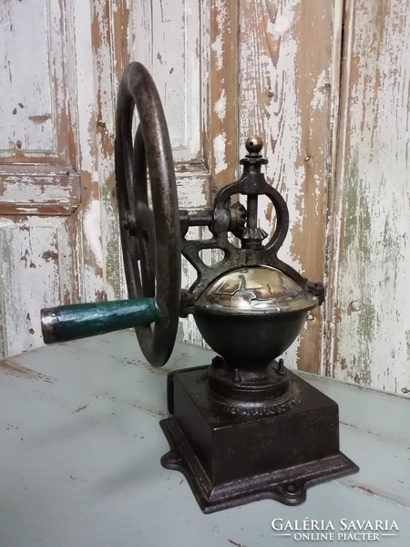 Goldenberg garantie 1 kv grinder, grocery store grinder, coffee shop grinder, working, nice decoration