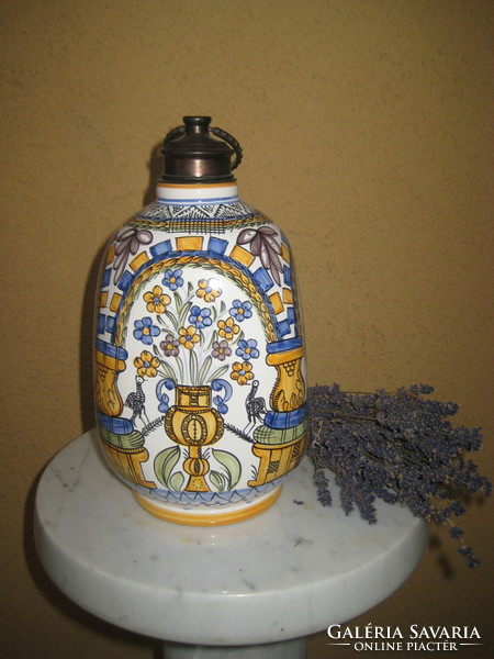 Poszthabán patikai tartó edény , hű múzeumi másolat , kézi festés , réz vasalattal , 28 x 13 x 13 cm