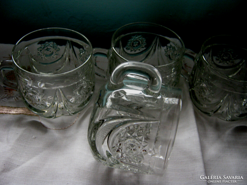 4 crystal cups and glasses