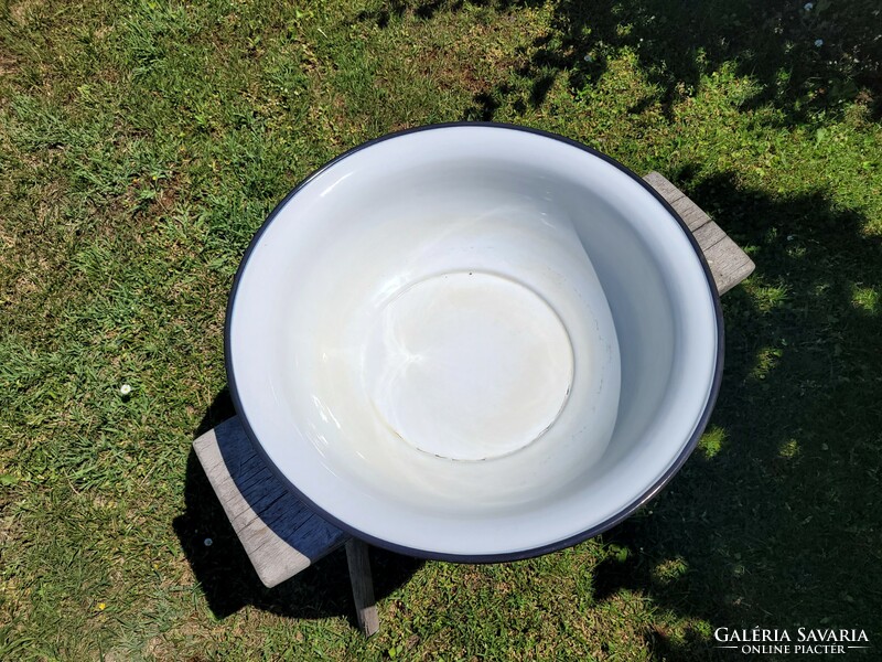 Old vintage white 50 cm enamel wash basin