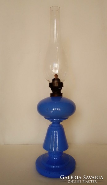 Gyönyörű, hatalmas, antik lilás kék tejüveg petróleum lámpa, hutaüveg öblöny, hibátlan, különleges