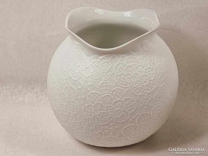 Kaiser m.Frey 1311 lovely crochet lace pattern bisquit white oval vase with wavy rim