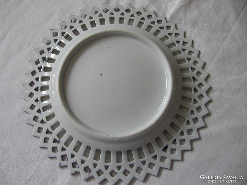 Áttört, lila lüszteres szélű antik  dísz tányér
