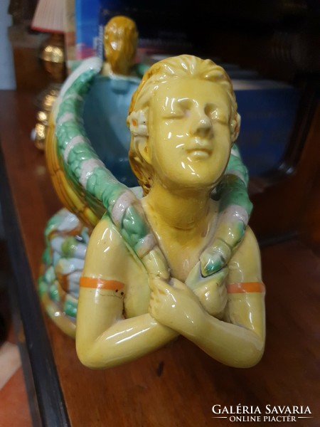 Majolika szobros váza​ - sellők - kaspó - asztalközép