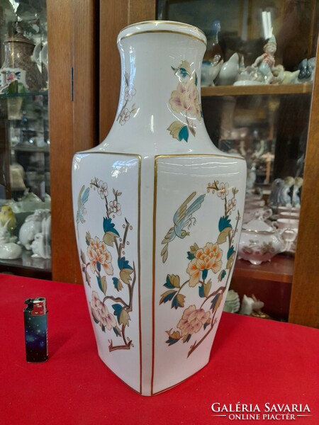 A rare raven house large square porcelain vase. 36 Cm.
