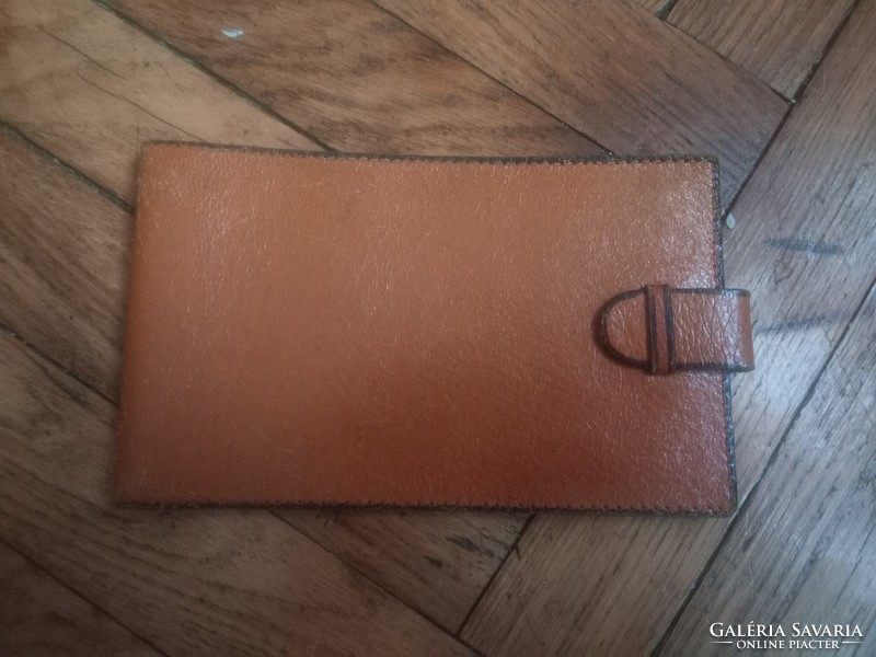 Nice condition retro leather gulf car file holder from the 1970s