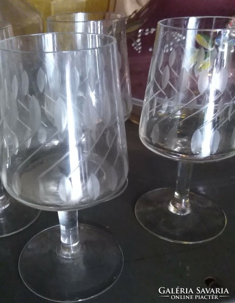 4 incised glass liqueur glasses