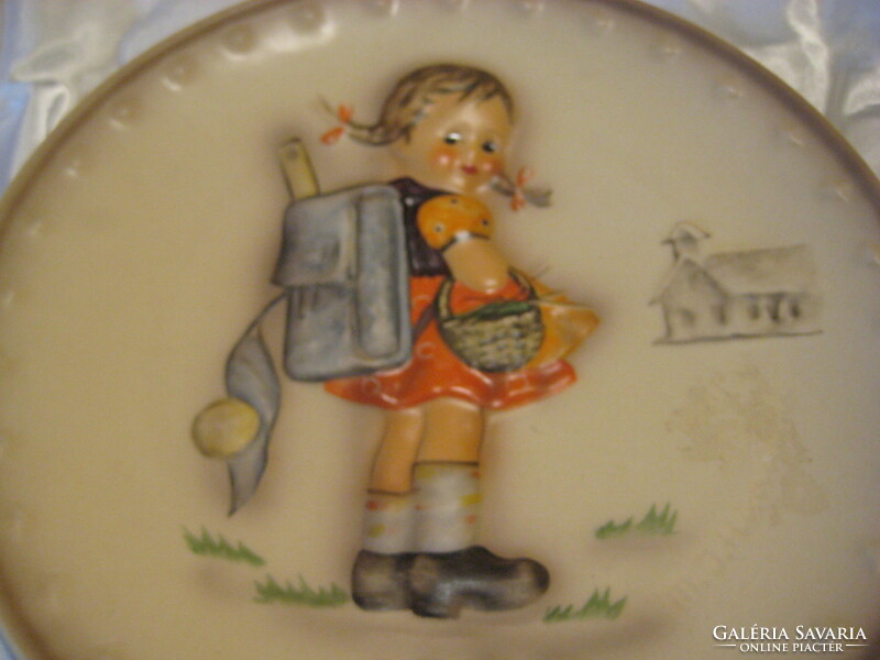 Hummel - Goebel  ,  fali tányér  1980  . kézi festés  19,5 cm