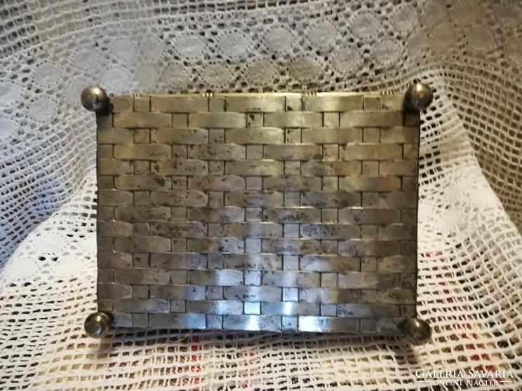 Metal braided tray