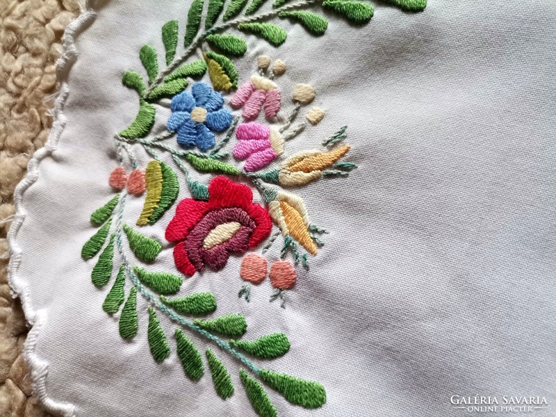 Kalocsa pattern tablecloth set, 3 hand-embroidered Kalocsa tablecloths, floral rosette tablecloths,