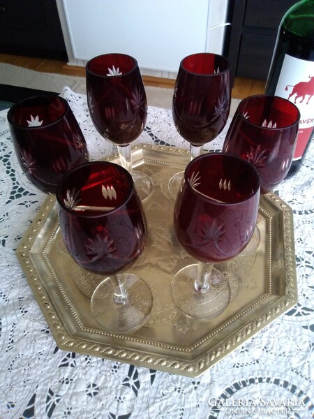 Old crimson lips engraved set of 6 wine glasses.