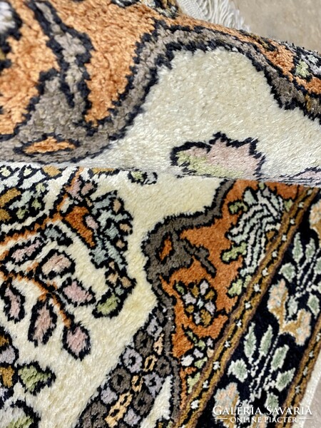 Cashmere white silk carpet 103x61cm