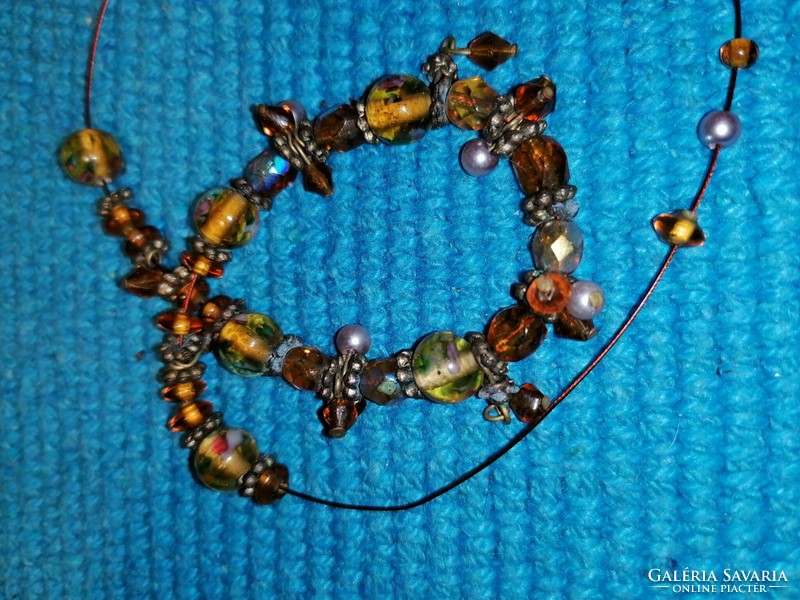 Glass necklace (421)