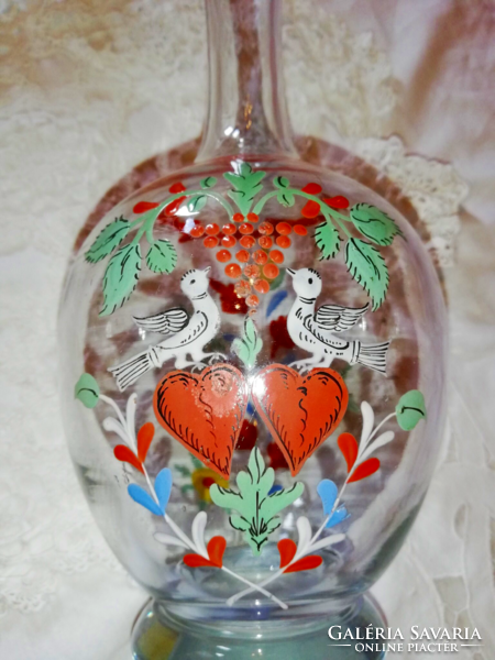 Hand-painted vintage vase depicting cooing pigeons