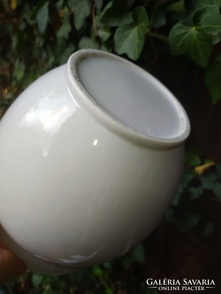 Porcelán öblös váza szilke