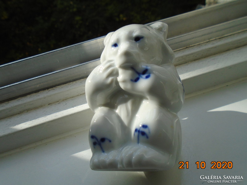 Hand-painted cobalt patterned bear cub with the Danish handwritten signature of Knud Kyhn (1888-1969)