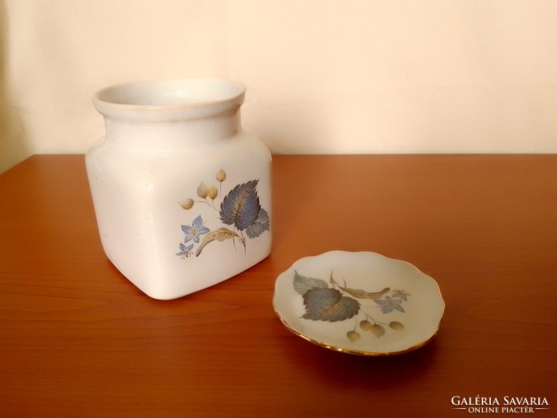 Régi Aquincum porcelán tálka tányérka+edényke kézzel festett azonos virág minta jelzett számozott,