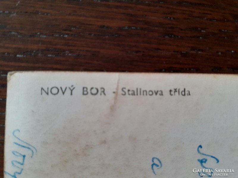 Régi képeslap 1956 Nový Bor Sztálin utca levelezőlap