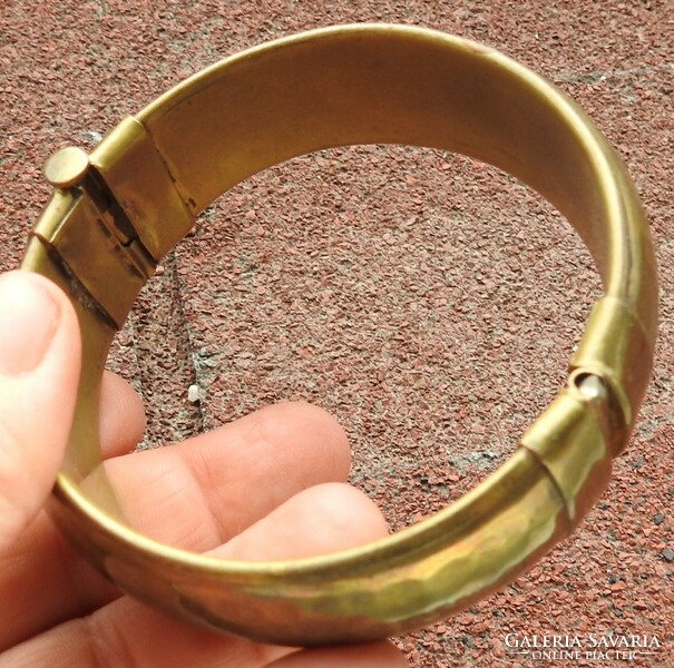 Industrial hammered copper bracelet - copper bangle