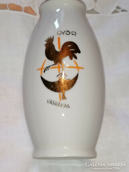 The raven house vase of the old iron rooster guest from Győr